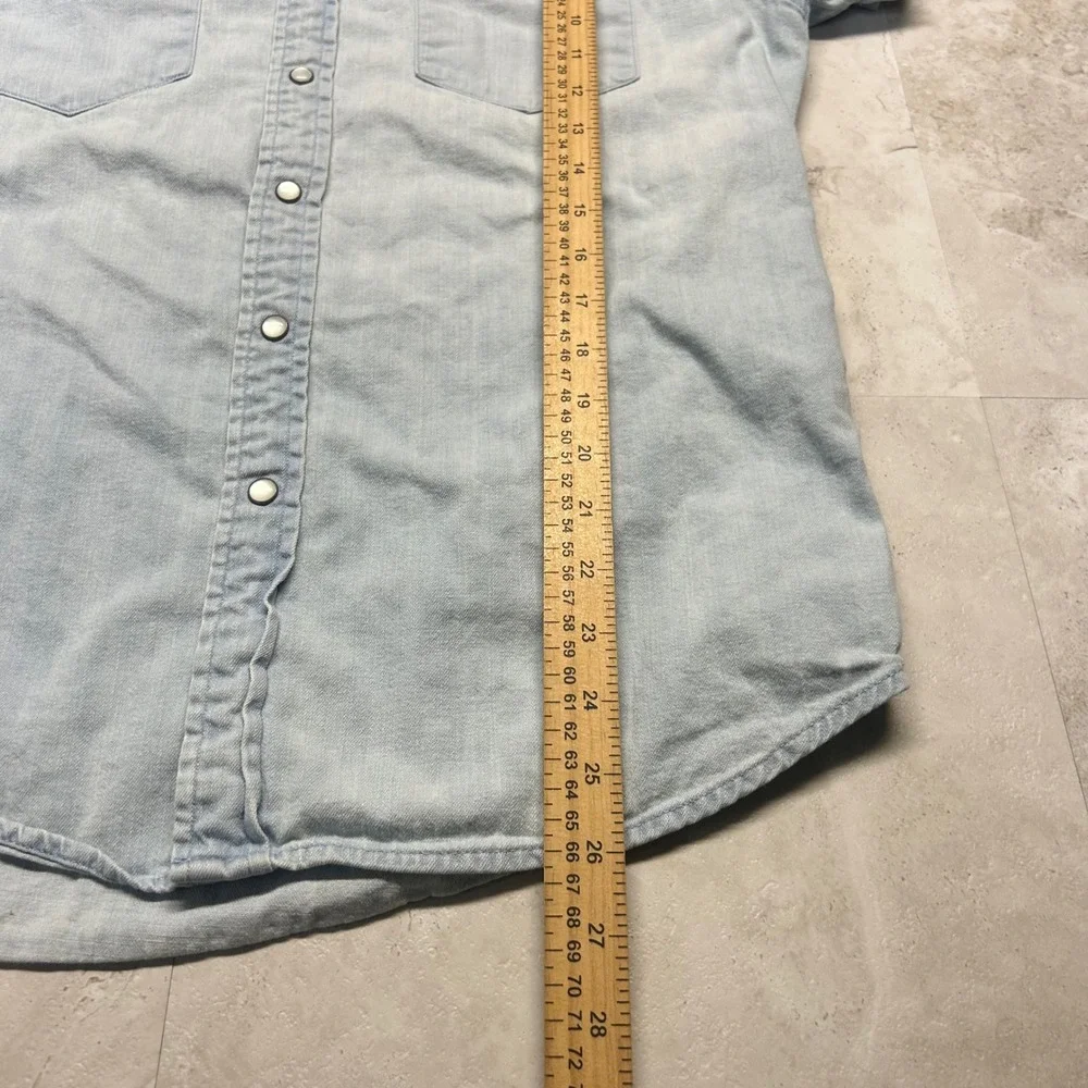 Levis Western Shirt Light Wash Blue Mens Medium Short Sleeve Pearl Snap 0331